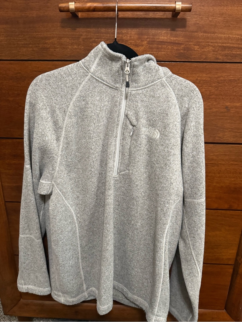 The North Face Men's Light Gray Half-Zip Fleece Pullover